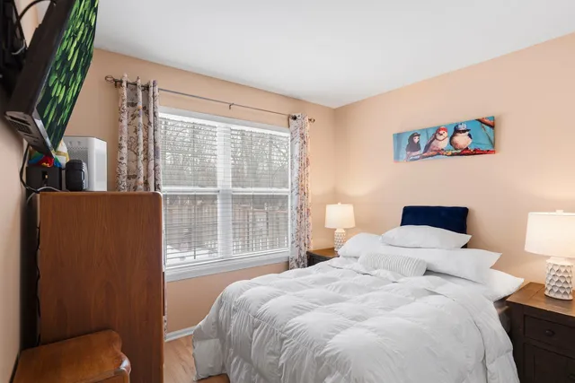 $269,999 | 3214 Debra Drive, Island Lake, IL 60042