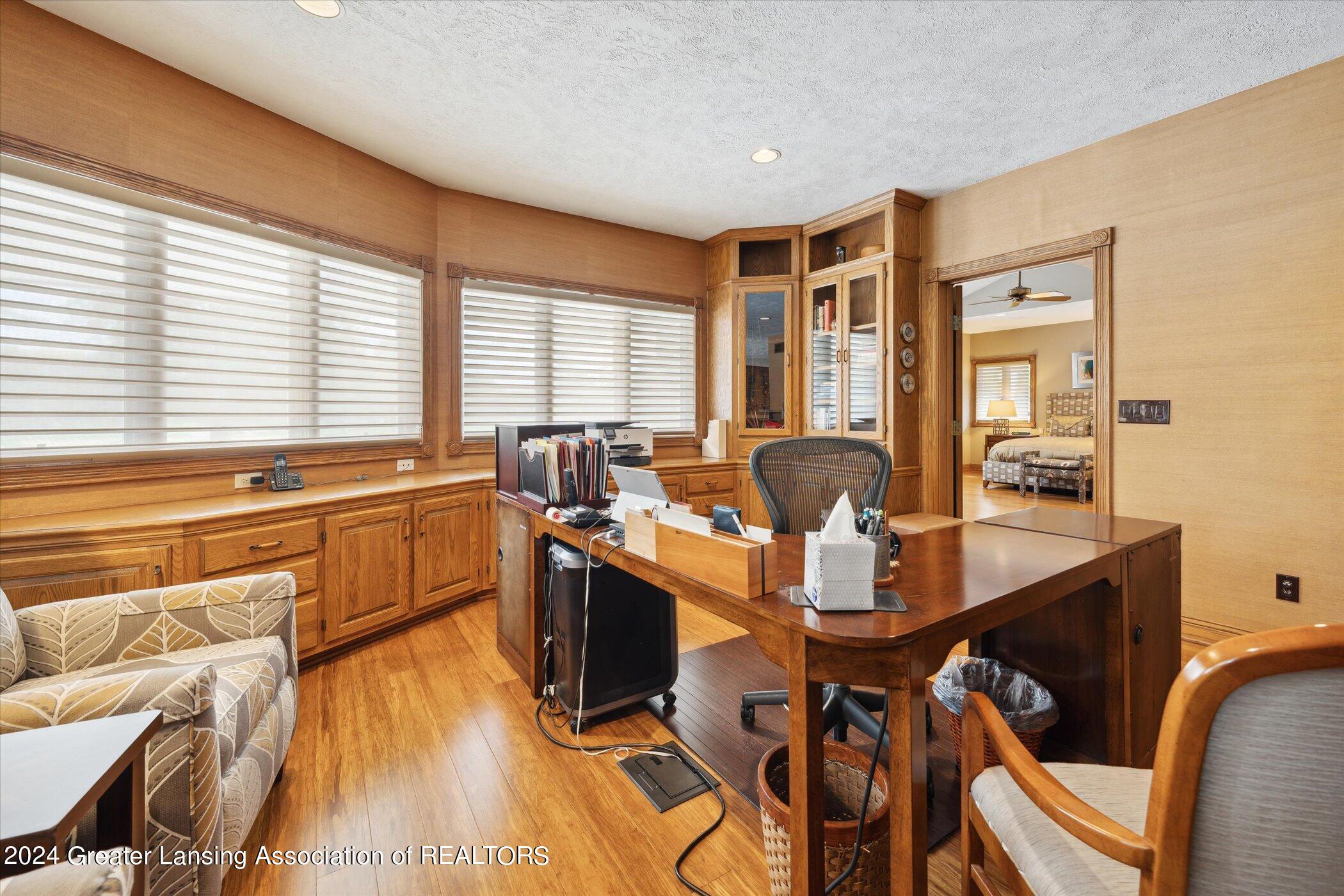 1445 Cambridge Road Lansing, MI 48911 - Photo 39 of 86 39-photo-39