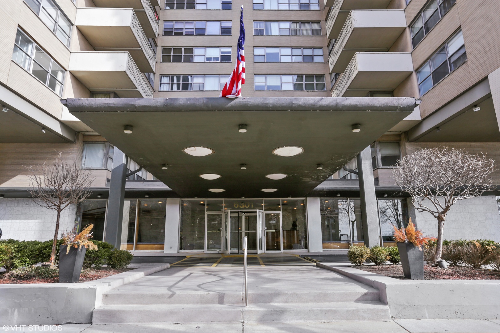 6301 North Sheridan Road, Unit 10L Chicago, IL 60660 - Photo 1 of 14