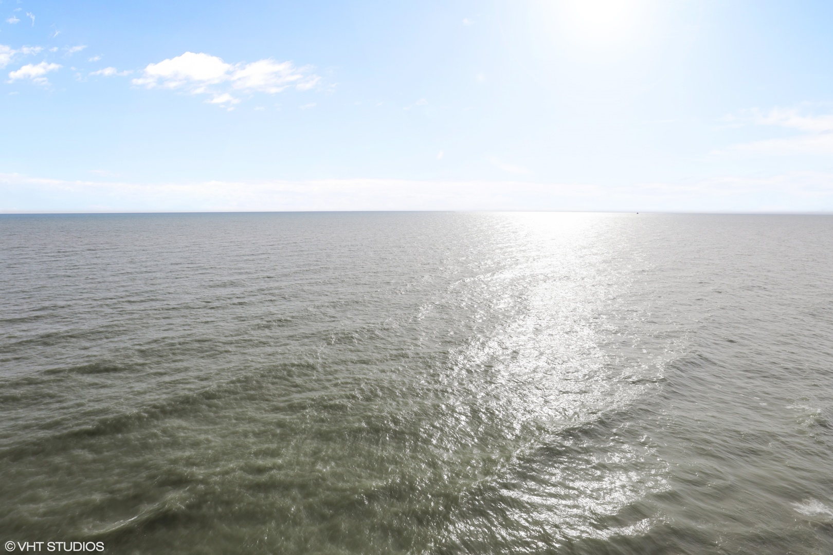 6301 North Sheridan Road, Unit 10L Chicago, IL 60660 - Photo 2 of 14 a view of beach and ocean