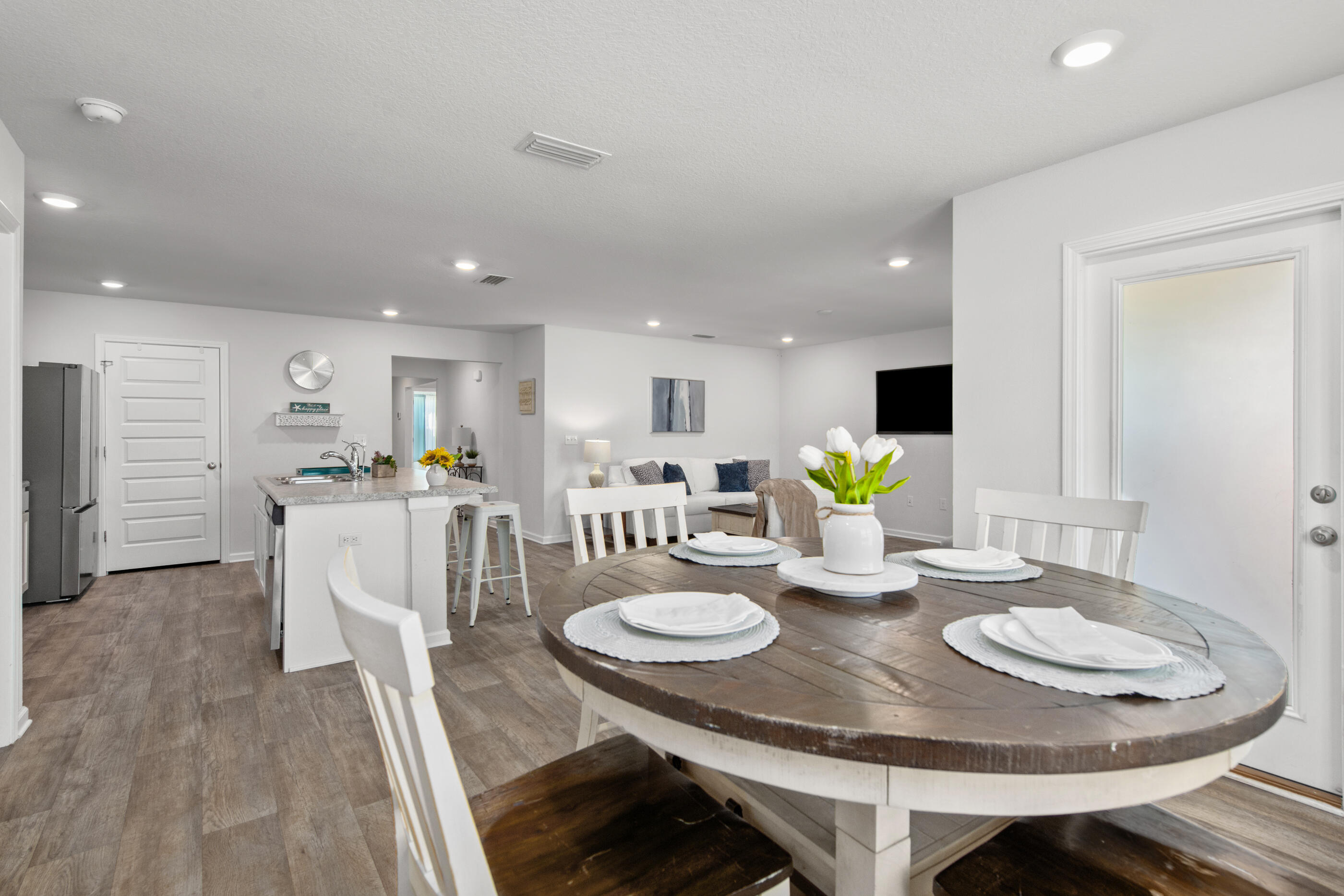 193 This Way Freeport, FL 32439 - Photo 16 of 56 a view of a dining room with furniture