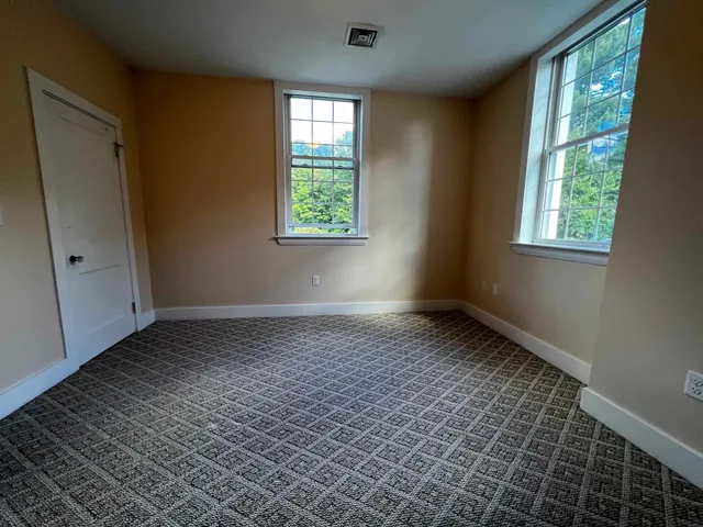 $2,300 | 9 Forest Street, Unit 2, Exeter, NH 03833