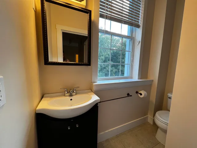 $2,300 | 9 Forest Street, Unit 2, Exeter, NH 03833