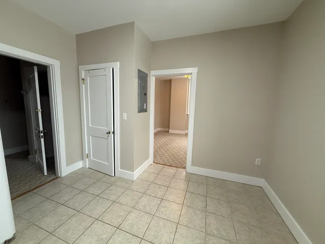 $2,300 | 9 Forest Street, Unit 2, Exeter, NH 03833