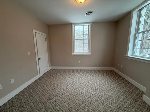 $2,300 | 9 Forest Street, Unit 2, Exeter, NH 03833
