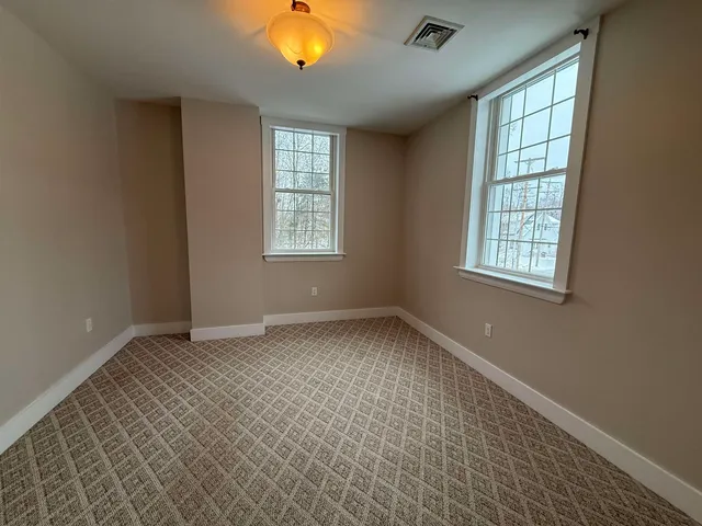 $2,300 | 9 Forest Street, Unit 2, Exeter, NH 03833