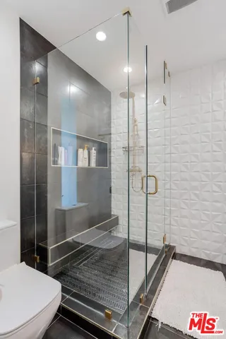 $16,500 | 22745 Erwin Street, Woodland Hills, CA 91367