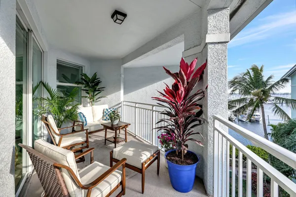 $5,250 | 875 Northwest Flagler Avenue, Unit 404, Stuart, FL 34994