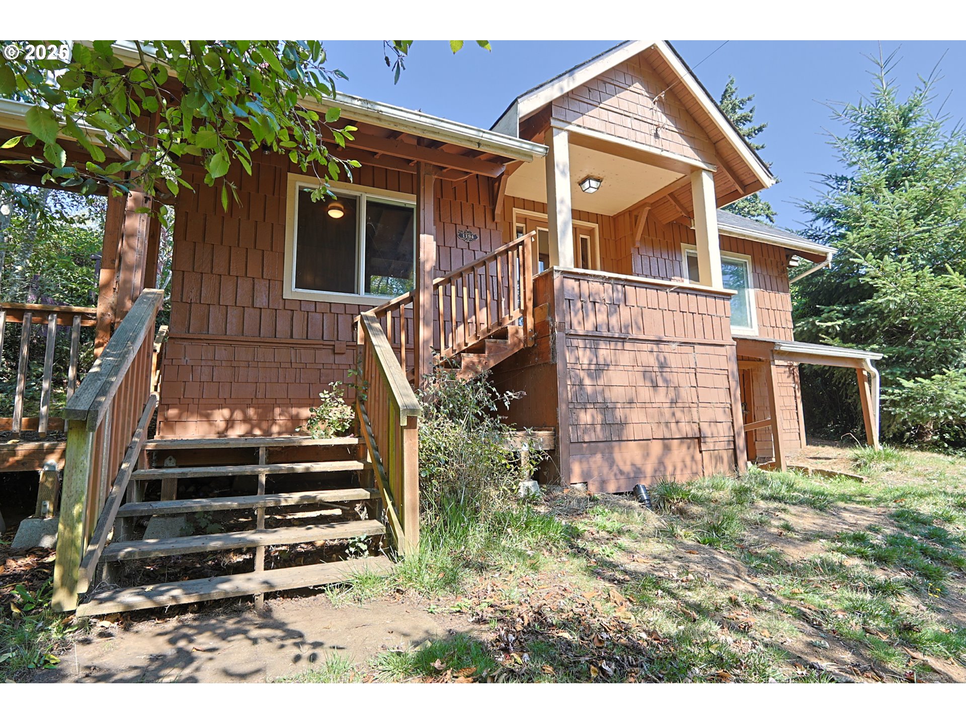 1194 Oregon Avenue Coos Bay, OR 97420 - Photo 2 of 36