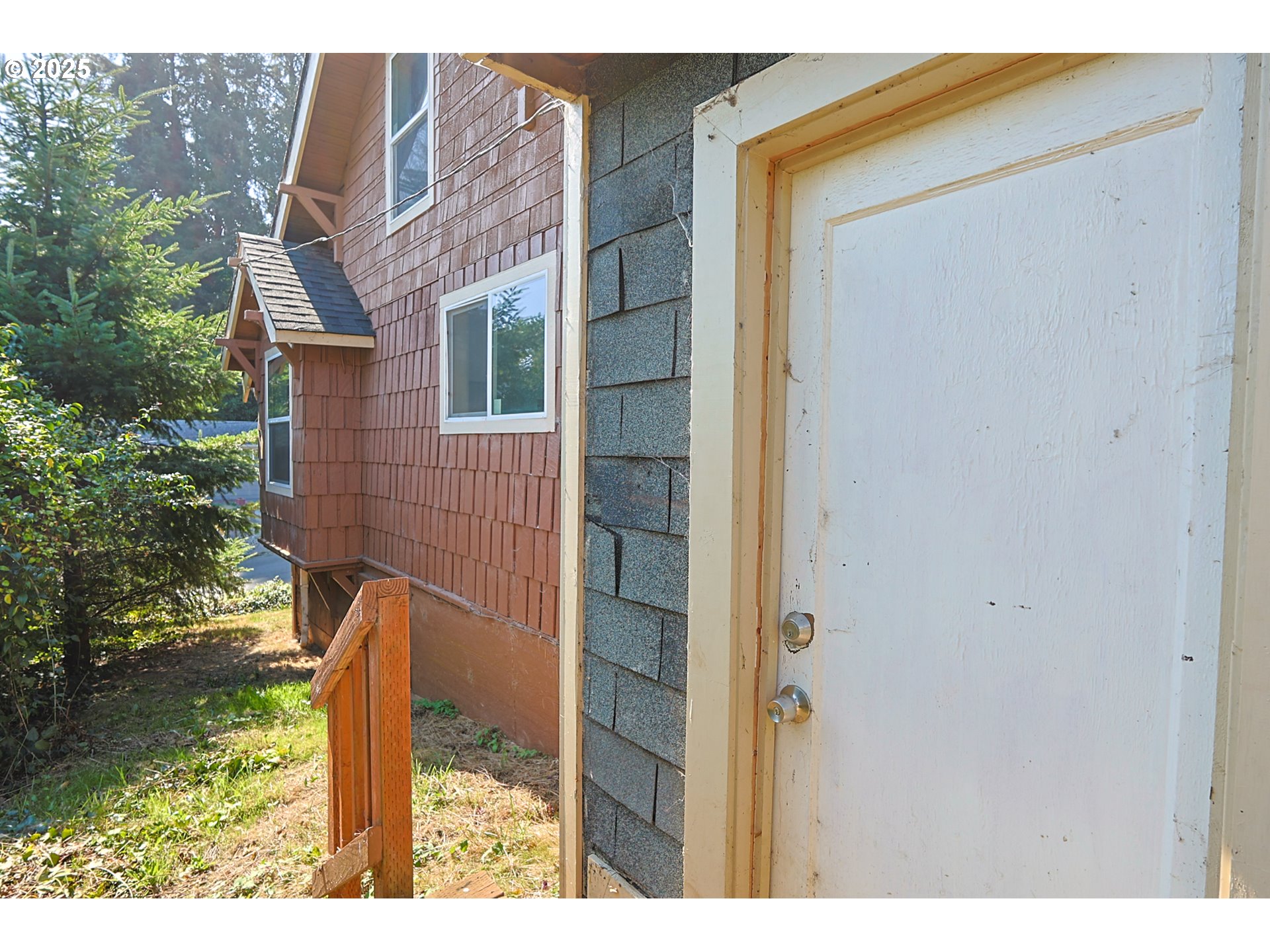 1194 Oregon Avenue Coos Bay, OR 97420 - Photo 28 of 36