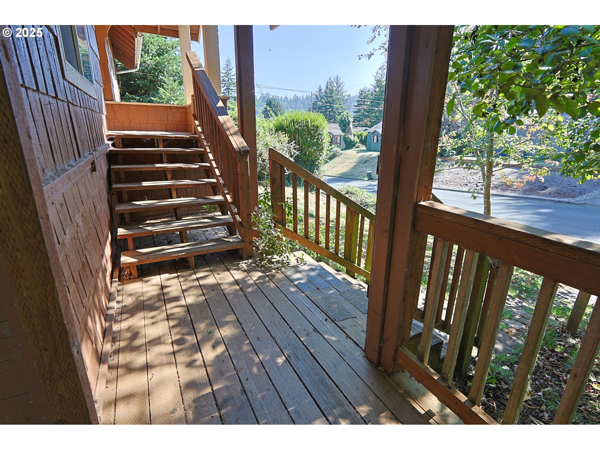 1194 Oregon Avenue Coos Bay, OR 97420 - Photo 3 of 36