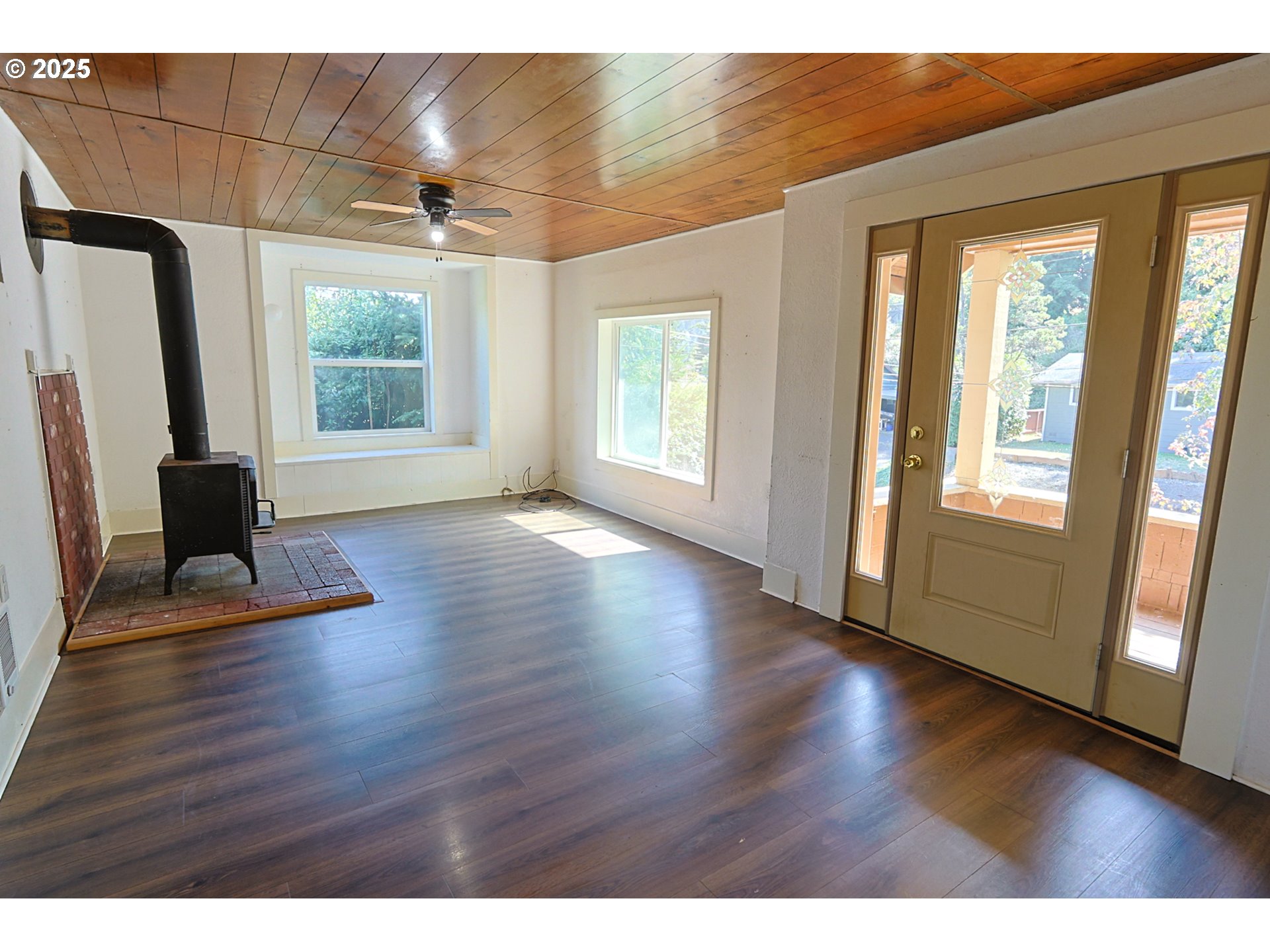 1194 Oregon Avenue Coos Bay, OR 97420 - Photo 7 of 36