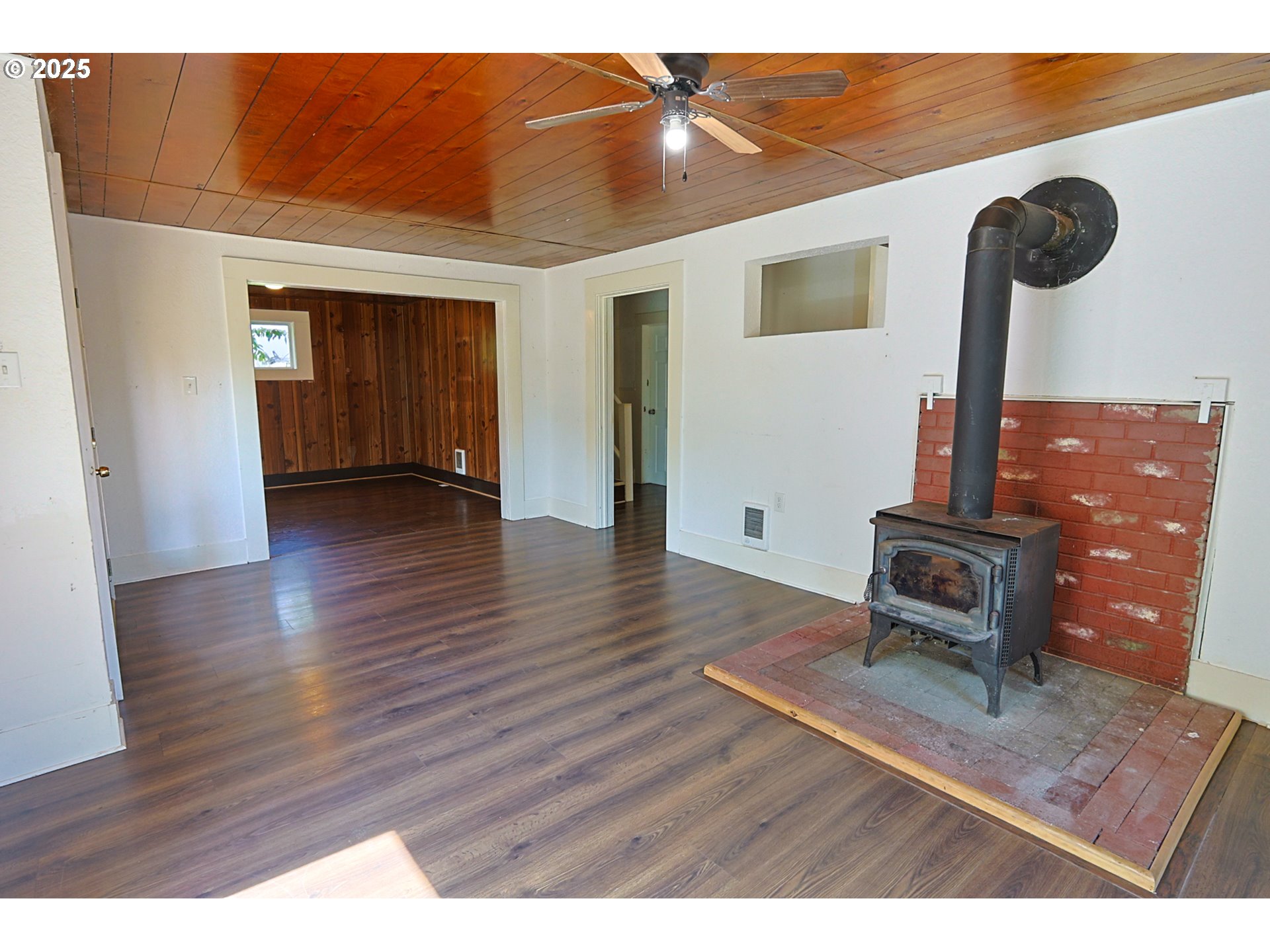 1194 Oregon Avenue Coos Bay, OR 97420 - Photo 8 of 36