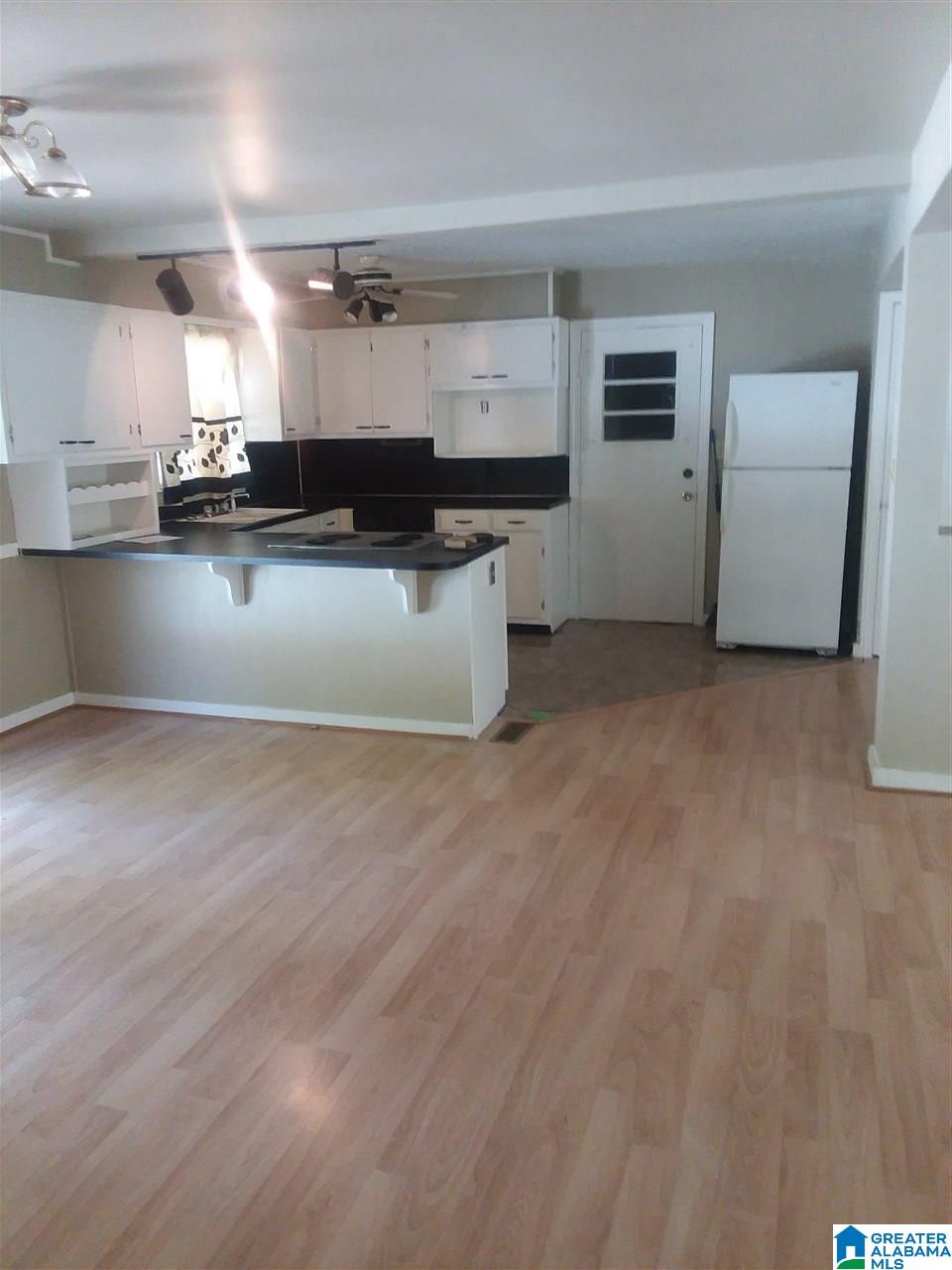1137 Camellia Road Birmingham, AL 35215 - Photo 4 of 16
