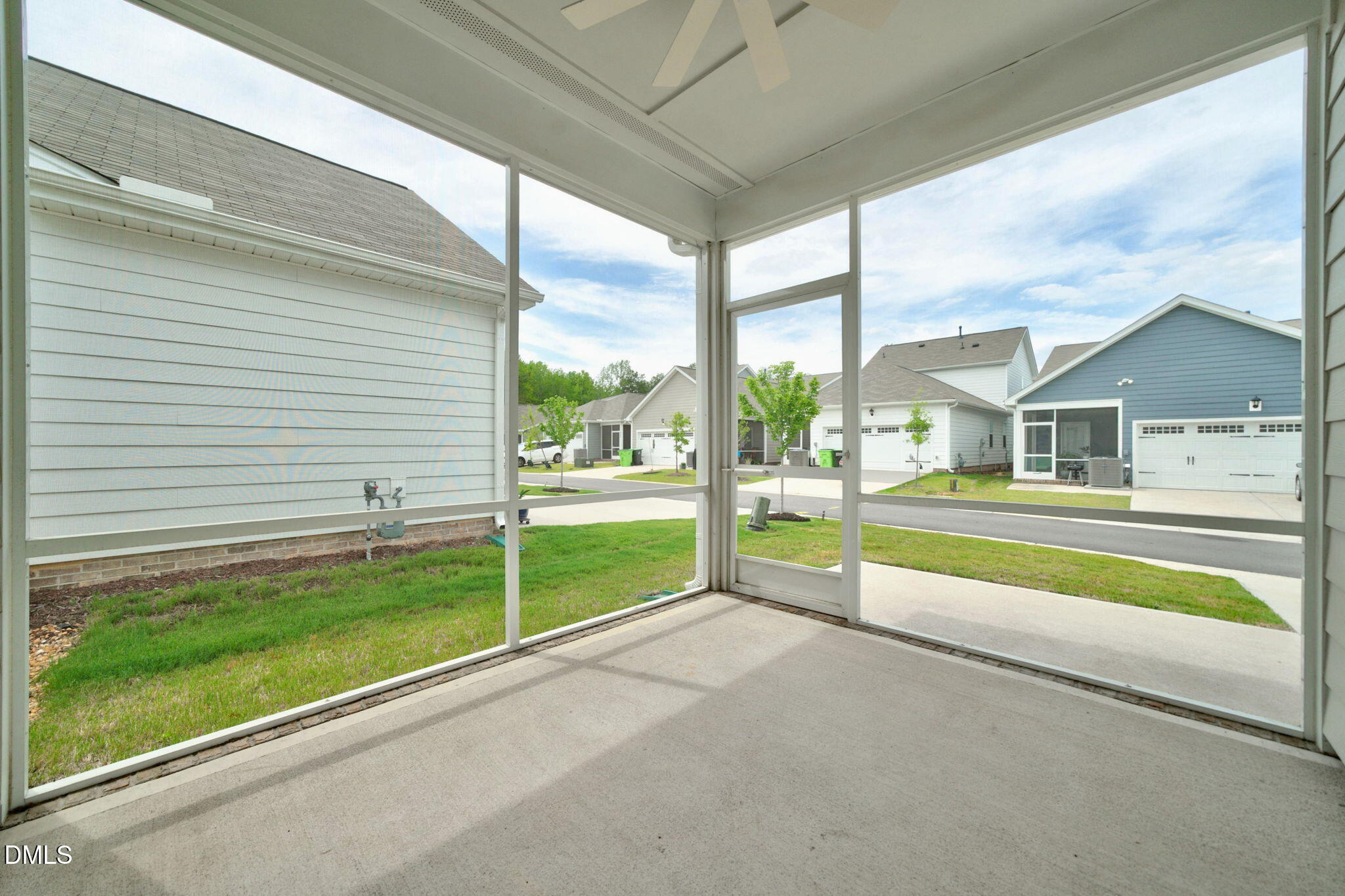 636 Juniper Berry Road Knightdale, NC 27545 - Photo 3 of 42 36-web-or-mls-636 Juniper Berry Rd - 37