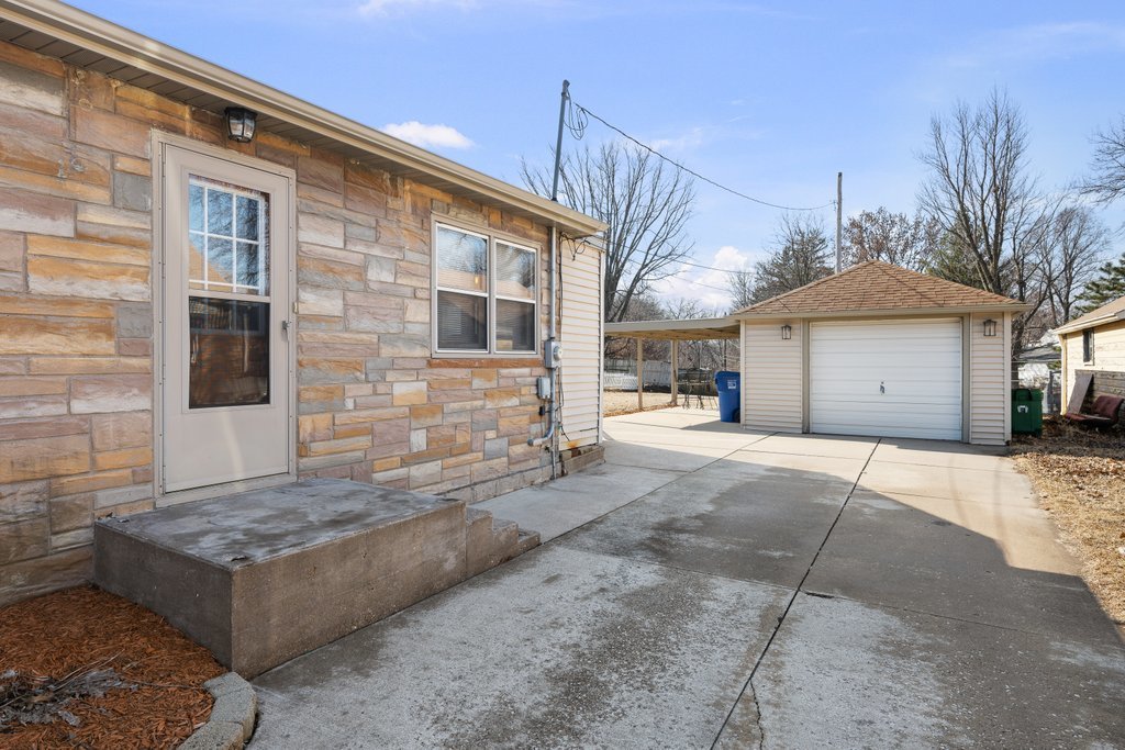 2617 19th Street Moline, IL 61265 - Photo 32 of 36