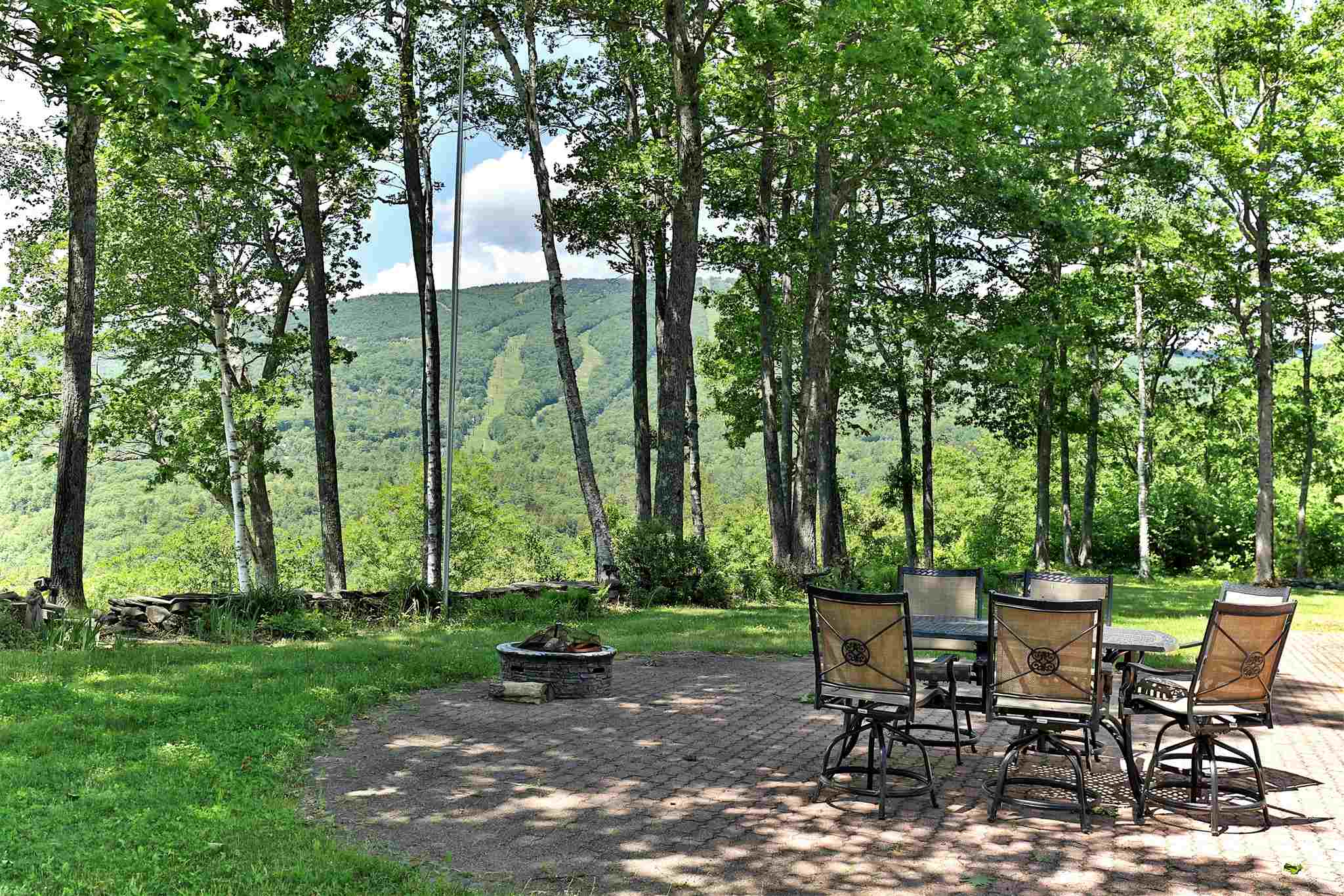 137 North Ridge Road Ludlow, VT 05149 - Photo 3 of 40 Gallery Image 3