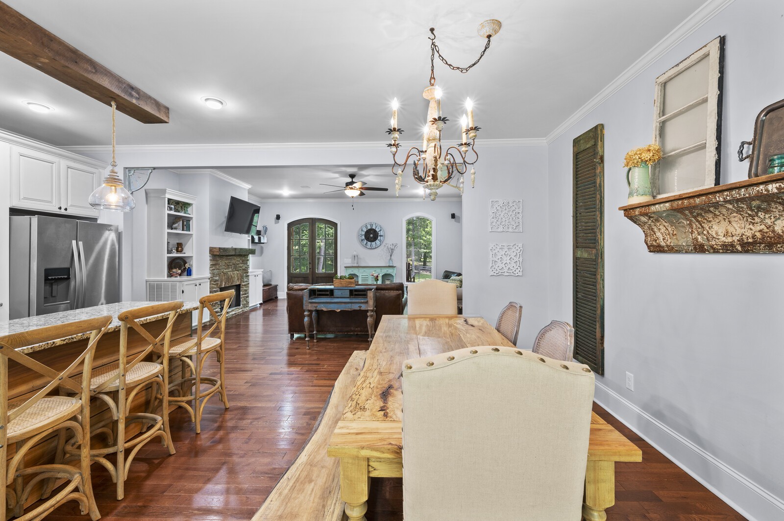 1082 Meeks Cemetery Road Burns, TN 37029 - Photo 11 of 26 a very nice looking dining room with furniture