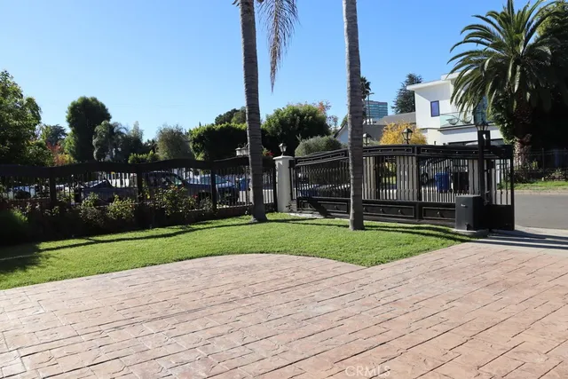 a view of entryway and hall