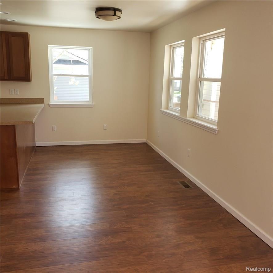 161 Dickenson Street Romeo, MI 48065 - Photo 6 of 19 dining room
