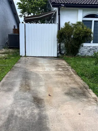 $1,250 | 14763 Southwest 173rd Terrace, Unit 1, Miami, FL 33187