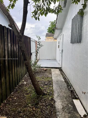 $1,250 | 14763 Southwest 173rd Terrace, Unit 1, Miami, FL 33187