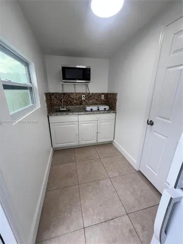 $1,400 | 14763 Southwest 173rd Terrace, Unit 1, Miami, FL 33187