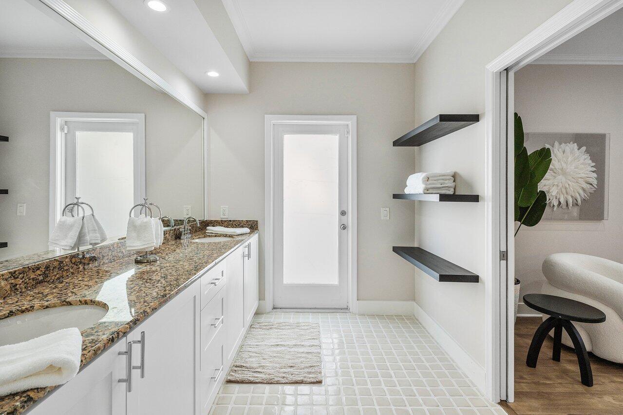 200 Northeast 2nd Street Boca Raton, FL 33432 - Photo 17 of 42 Primary Bathroom