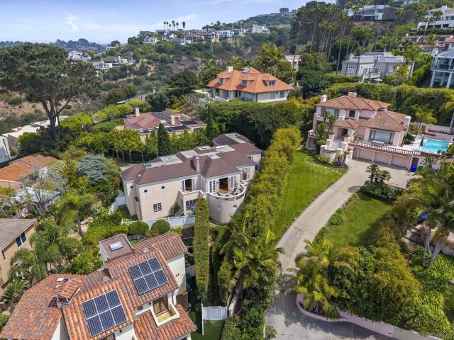 $3,998,000 | 7612 Hillside Drive, La Jolla, CA 92037