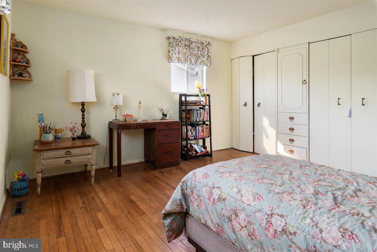 526 Gladhill Road Odenton, MD 21113 - Photo 5 of 33 Gallery Image 5