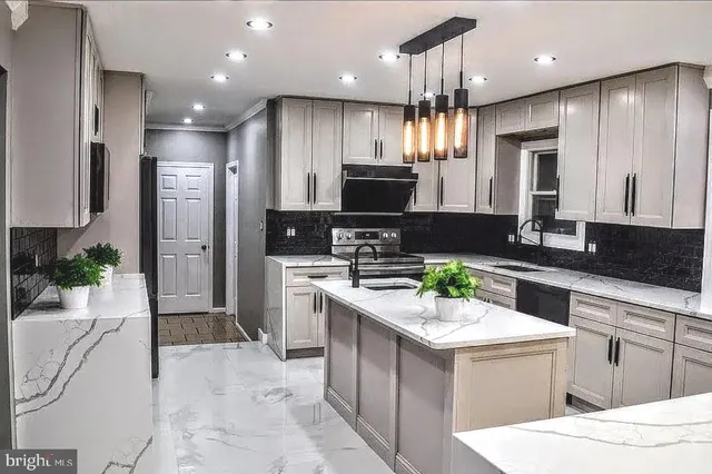 $999,000 | 2198 Cambridge Circle, Jamison, PA 18929