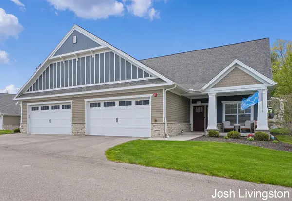$490,000 | 144 Tamarack Lane Northeast, Unit 1B, Rockford, MI 49341
