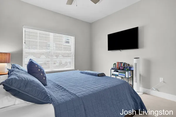 $490,000 | 144 Tamarack Lane Northeast, Unit 1B, Rockford, MI 49341