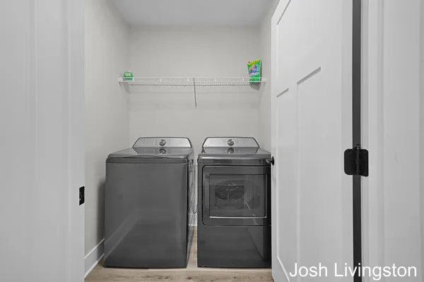 $490,000 | 144 Tamarack Lane Northeast, Unit 1B, Rockford, MI 49341