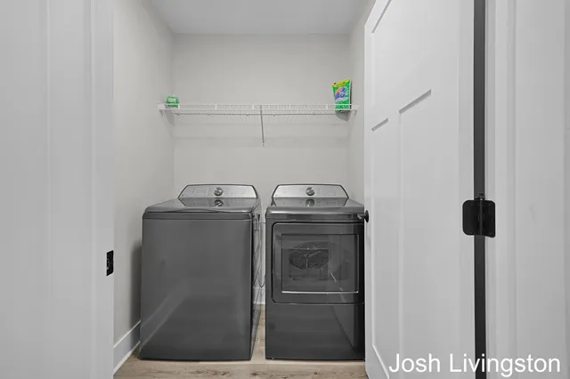 $500,000 | 144 Tamarack Lane Northeast, Unit 1B, Rockford, MI 49341