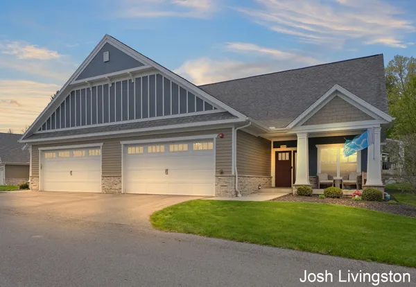 $490,000 | 144 Tamarack Lane Northeast, Unit 1B, Rockford, MI 49341