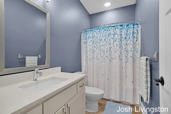 $490,000 | 144 Tamarack Lane Northeast, Unit 1B, Rockford, MI 49341