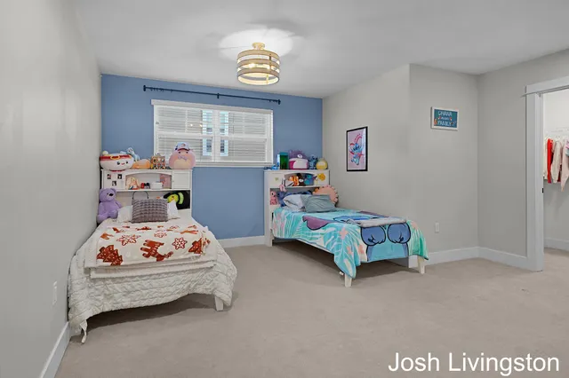 $500,000 | 144 Tamarack Lane Northeast, Unit 1B, Rockford, MI 49341