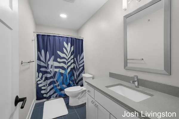$490,000 | 144 Tamarack Lane Northeast, Unit 1B, Rockford, MI 49341