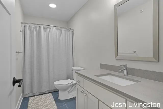 $500,000 | 144 Tamarack Lane Northeast, Unit 1B, Rockford, MI 49341