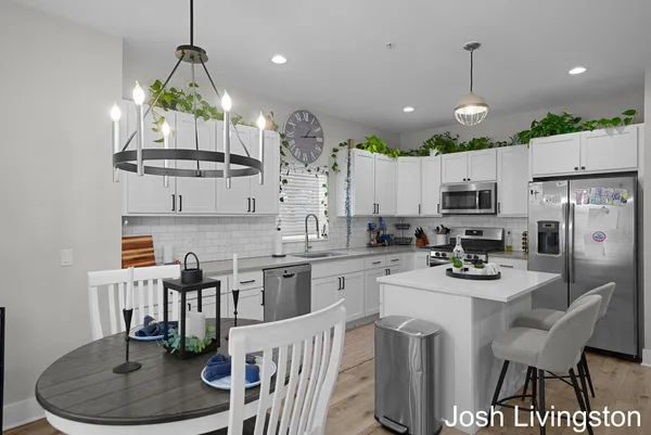 $490,000 | 144 Tamarack Lane Northeast, Unit 1B, Rockford, MI 49341