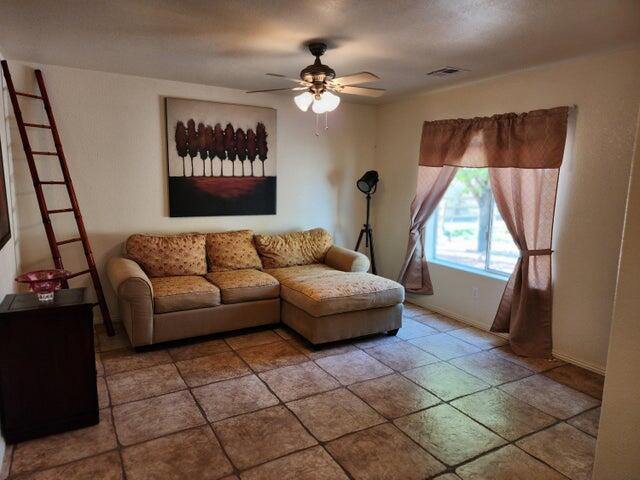 3746 Paddock Way Lancaster, CA 93536 - Photo 7 of 7 20221003143838891304000000-o