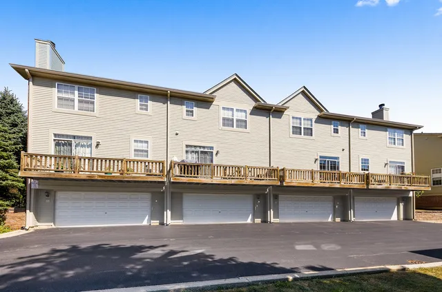 $359,900 | S044 Lee Court, Winfield, IL 60190