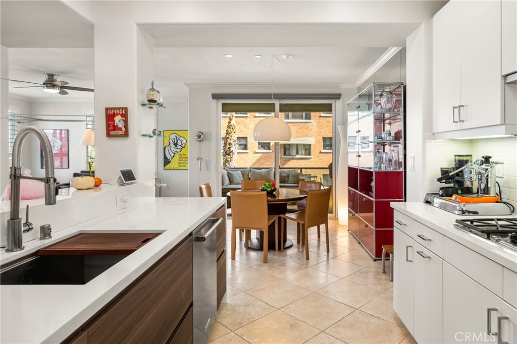 1000 East Ocean Boulevard, Unit 613 Long Beach, CA 90802 - Photo 26 of 65 a kitchen with lots of counter top space