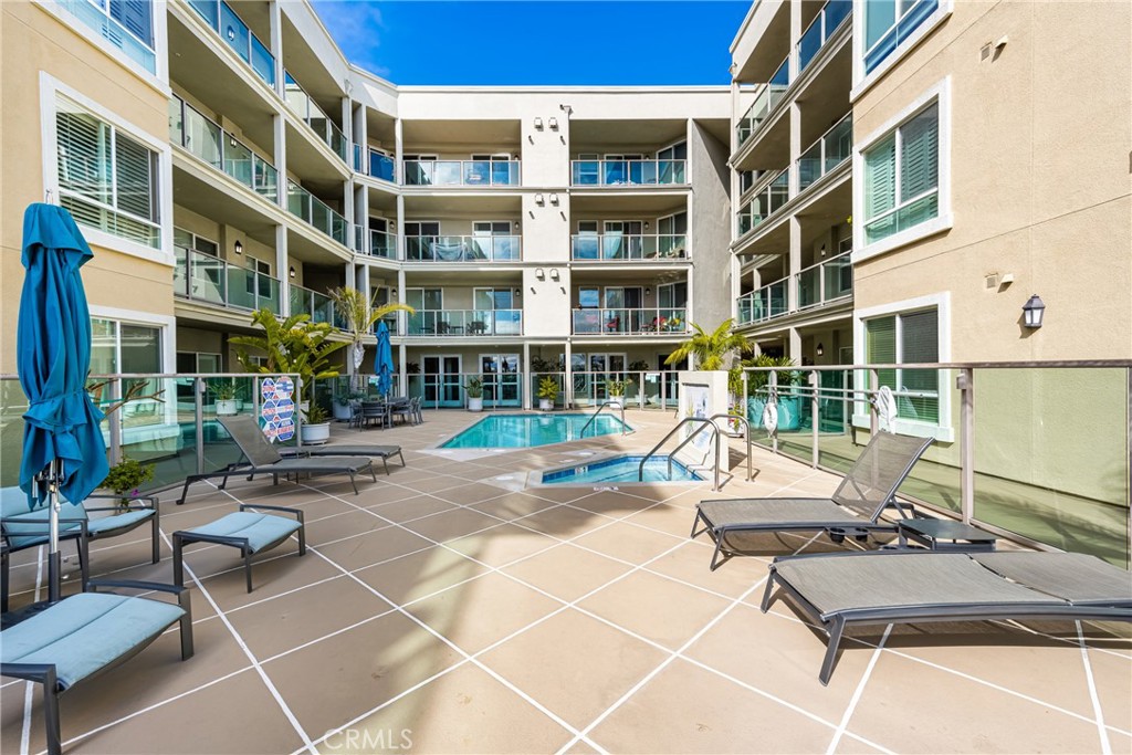 1000 East Ocean Boulevard, Unit 613 Long Beach, CA 90802 - Photo 48 of 65 a view of a building with outdoor seating