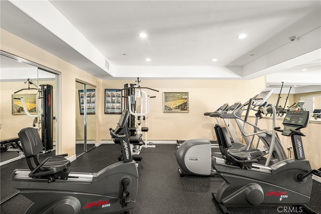 1000 East Ocean Boulevard, Unit 613 Long Beach, CA 90802 - Photo 50 of 65 a view of a room with gym equipment