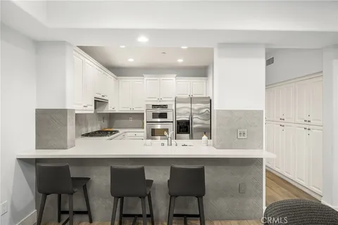 $899,000 | 1000 East Ocean Boulevard, Unit 613, Long Beach, CA 90802