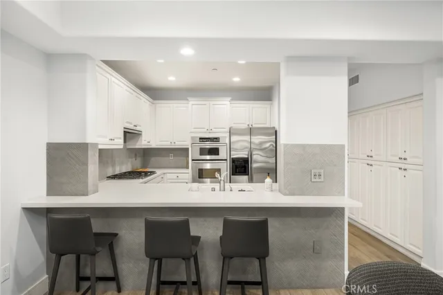 $899,000 | 1000 East Ocean Boulevard, Unit 613, Long Beach, CA 90802