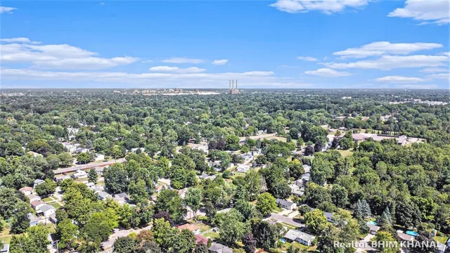 $205,000 | 3100 Glenbrook Drive, Lansing, MI 48911