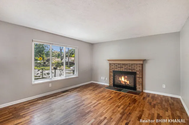 $205,000 | 3100 Glenbrook Drive, Lansing, MI 48911